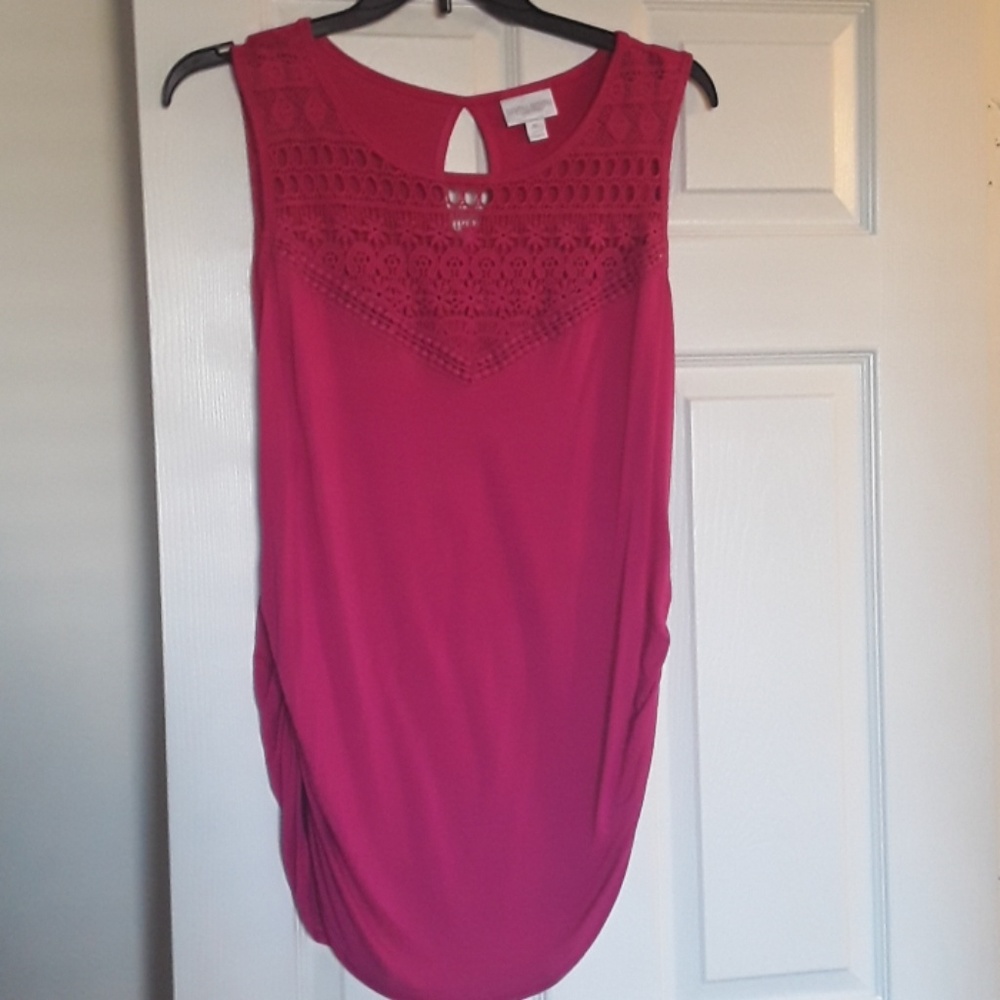 Woman's sleevless top